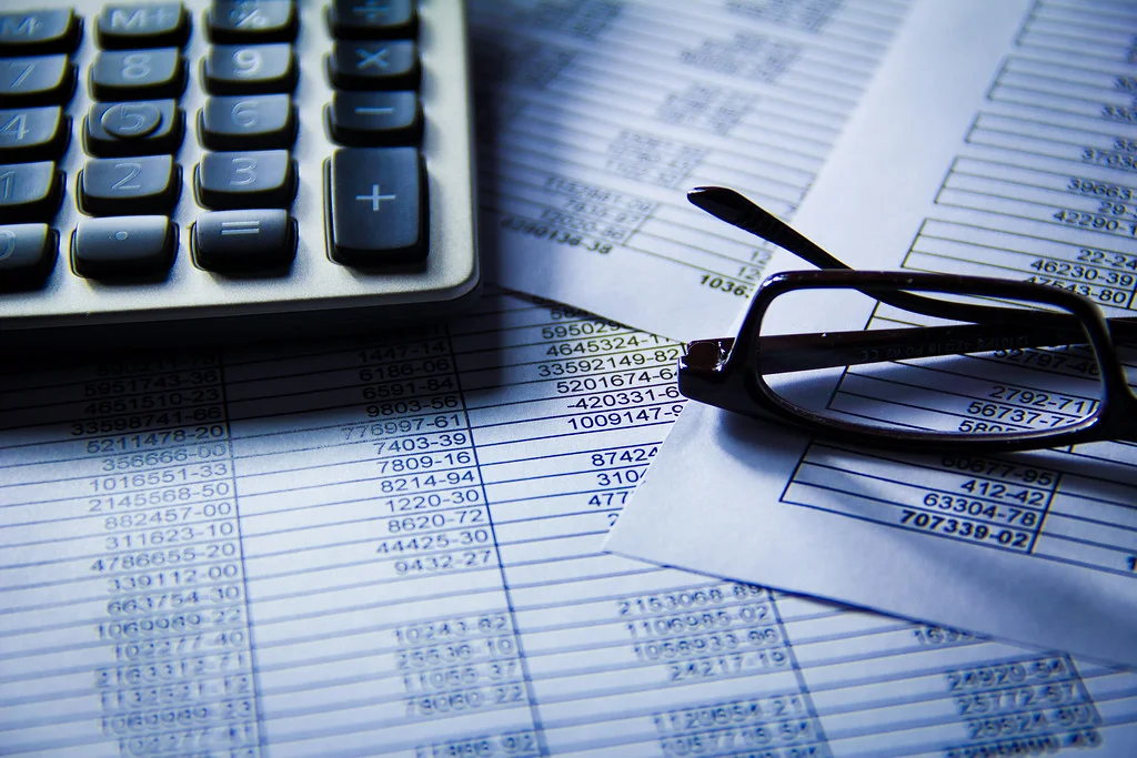 Tableau de chiffres financiers et donnees de marche pour investir 100 000 euros en 2026